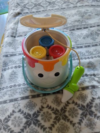 Jeu des couleurs en italien pot de peinture.