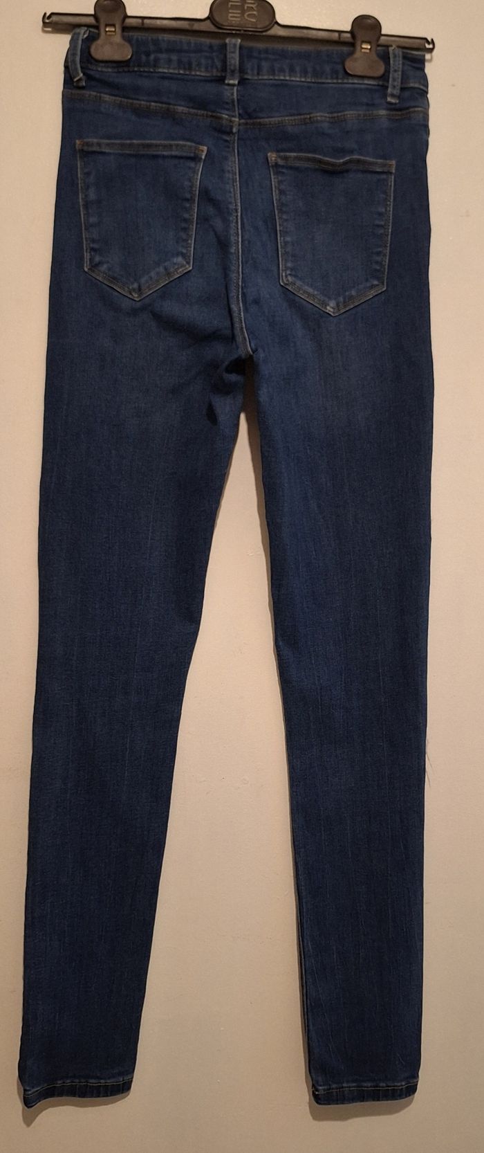 Jean bleu élasthanne à genoux troués - photo numéro 4