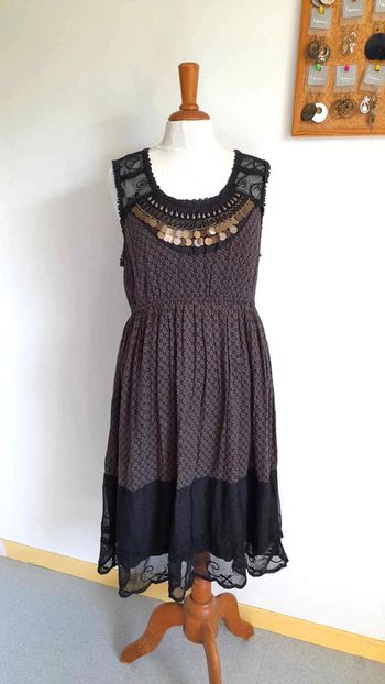 Robe sans manches noire longueur genoux Bréal taille 42