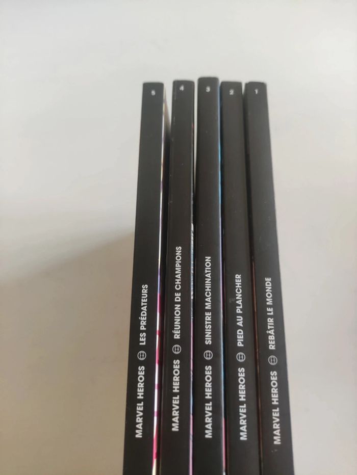 Lot comics Marvel tome 1 à 5 Marvel Heroes 272 pages - photo numéro 4