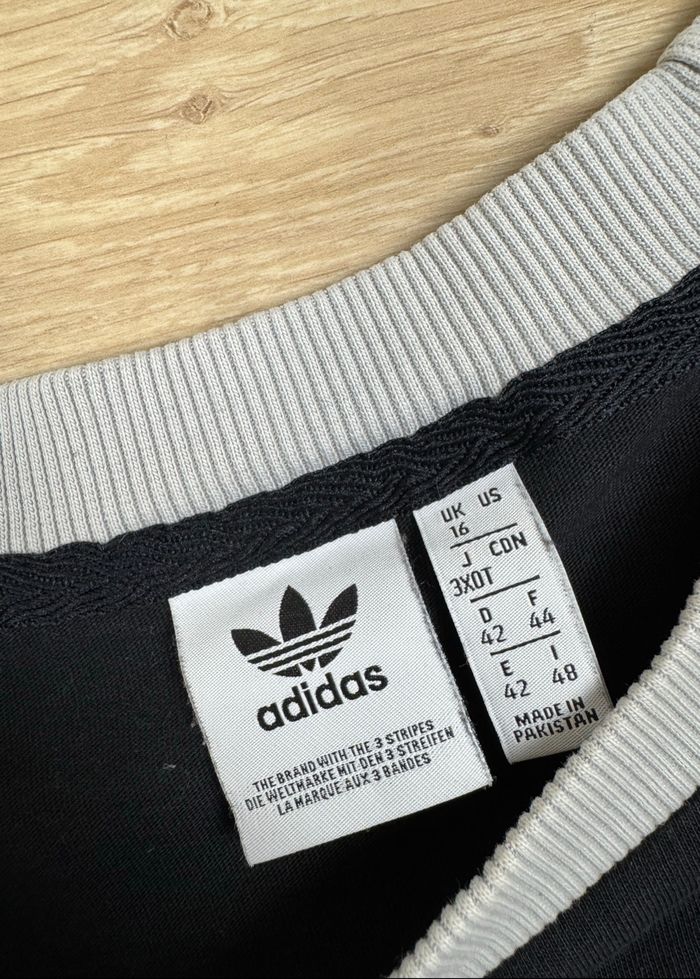 T-shirt adidas original taille S noir - photo numéro 2