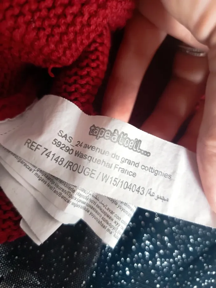 Gilet en mailles rouge bébé . - photo numéro 6