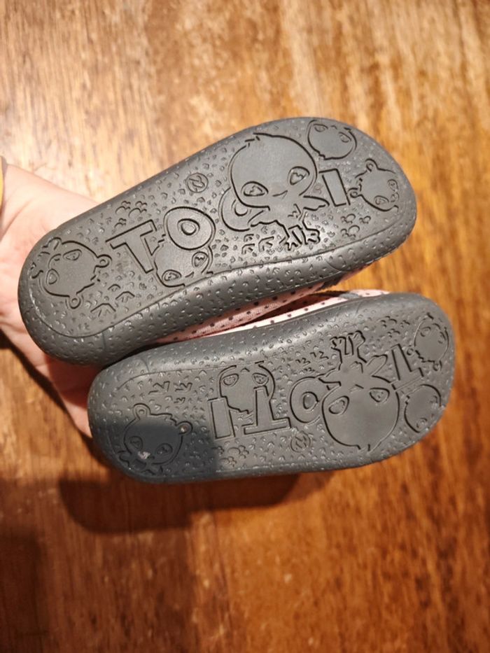 Chaussons fille taille 22 - photo numéro 4