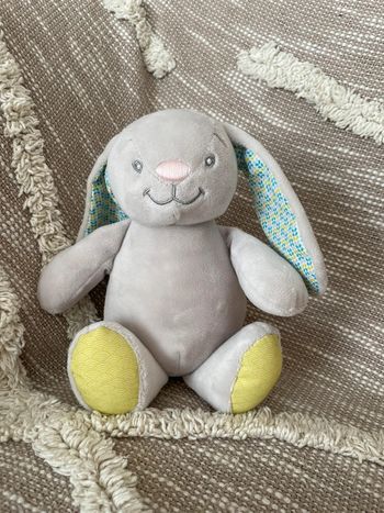 Peluche doudou 21cm Luc et Léa lapin gris et bleu vert très bon état