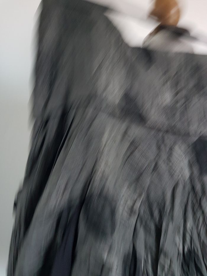 Jupe courte volant, aspect froissé satiné marron, tour taille 88cm longueur 51cm, Patrice Bréal, T44 - photo numéro 2