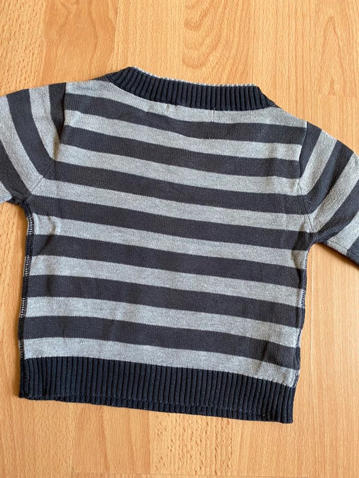 Beau pull ML à rayures grises et noires Tape à l’Oeil T. 6 mois/67 cm garçon TBE - photo numéro 4