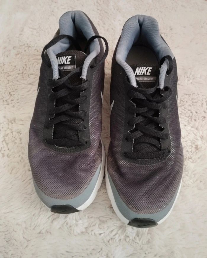 Basket Nike air max pointure 37.5 - photo numéro 2