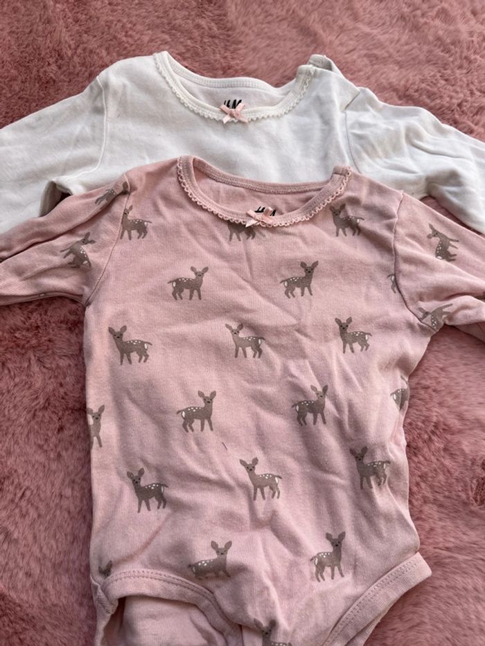 Lot 2 bodies H&M cotons bébé 4-6 mois - photo numéro 2