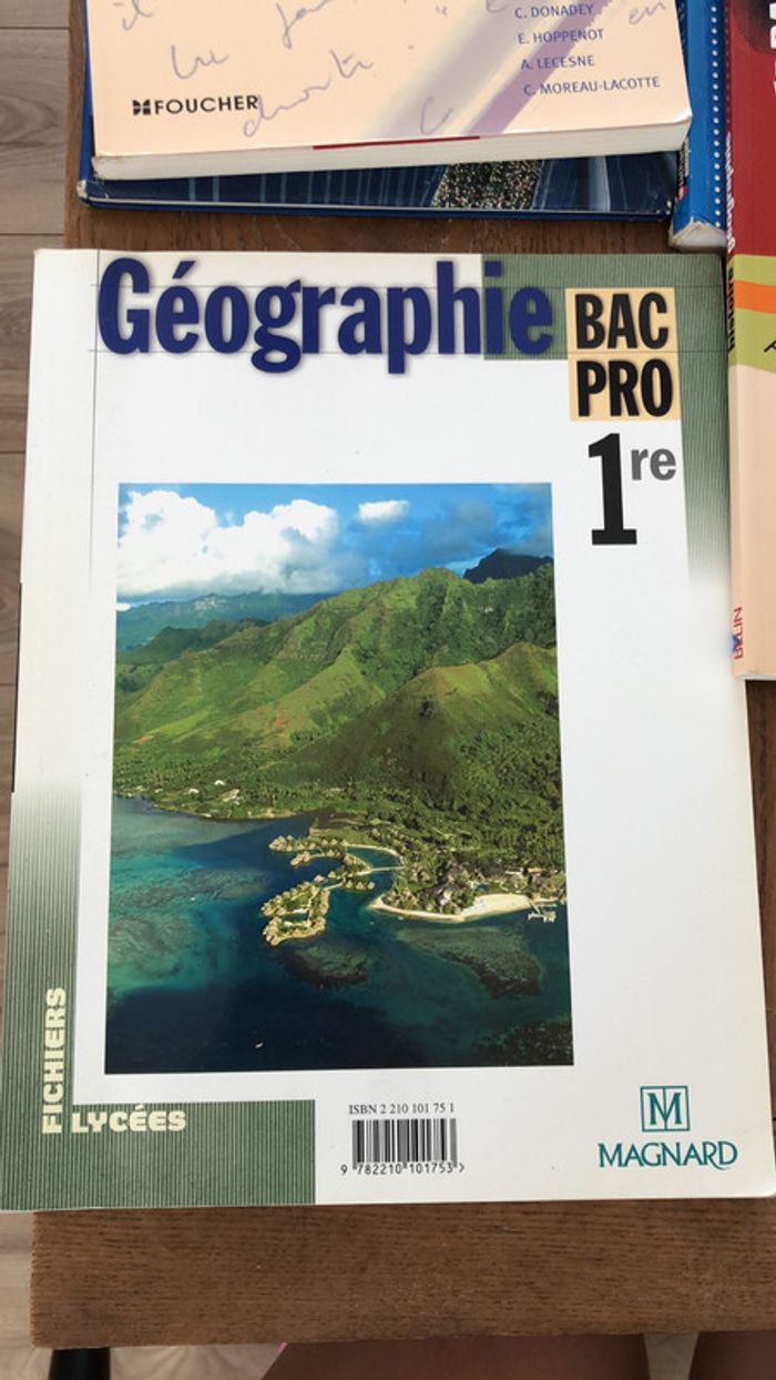 Livre scolaire histoire géographie