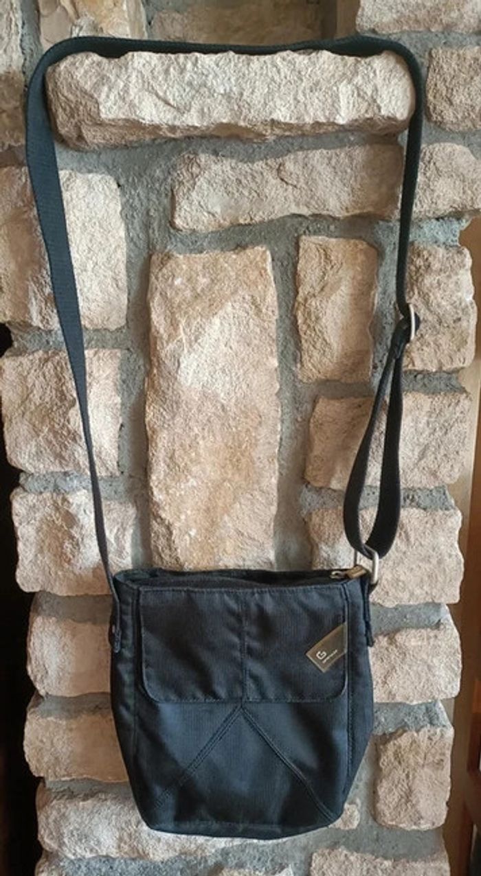 Pochette sac noir avec bandoulière noir Decathlon - photo numéro 2