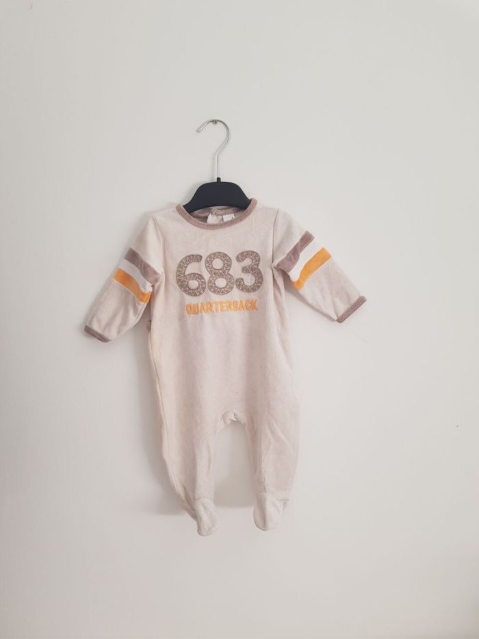 Pyjama en velours taille 3 mois