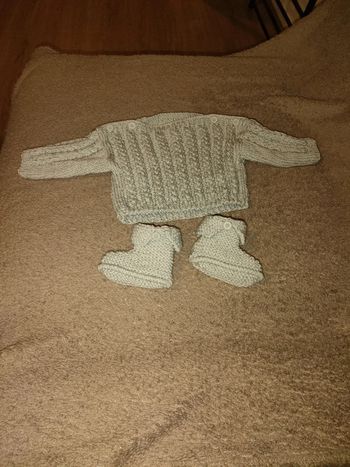 Pull + chaussons 6 mois