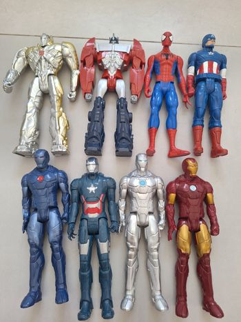 Lot 8 figurines marvel avenger Transformers