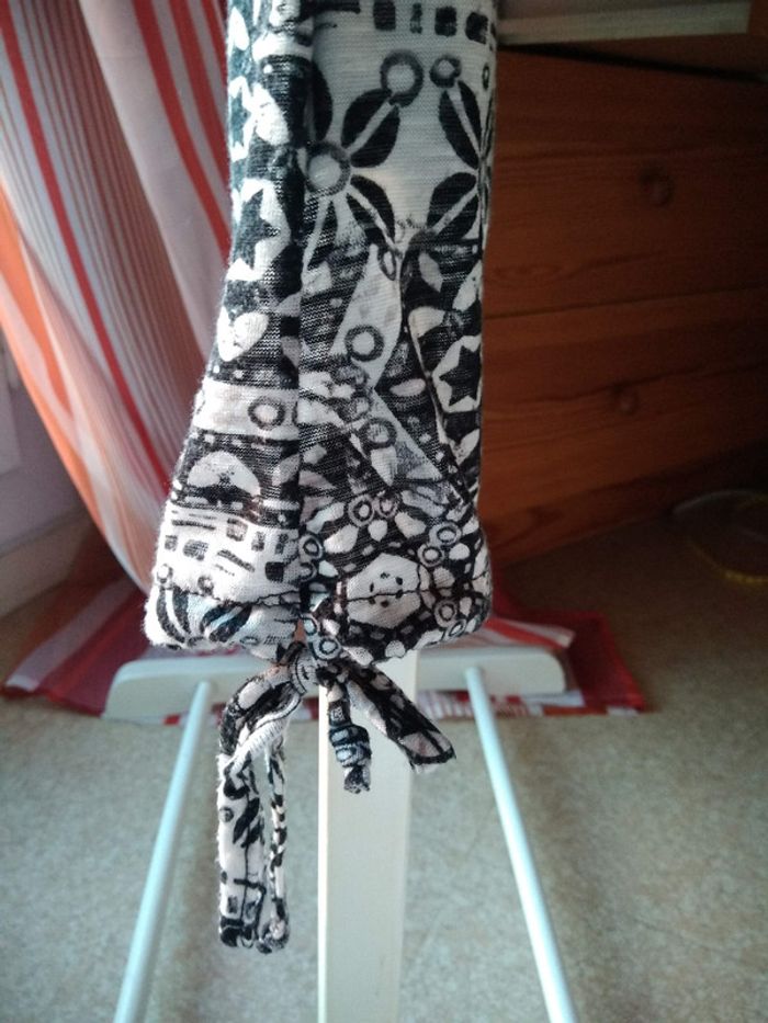 Haut léger noir et blanc - photo numéro 5