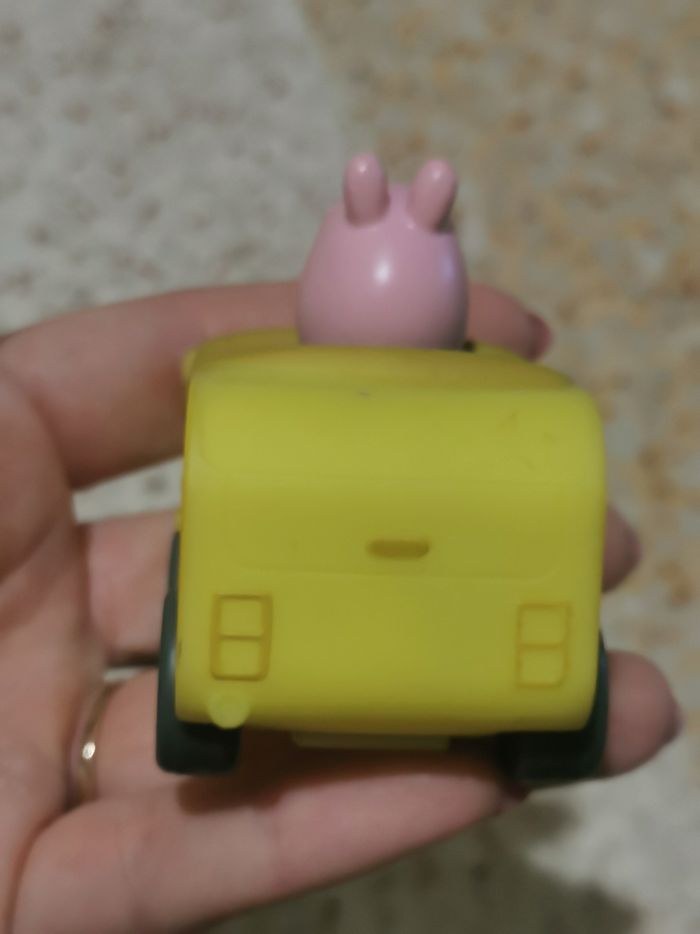 Voiture Georges peppa pig - photo numéro 5