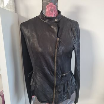 Très belle veste noire