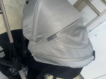 Poussette nacelle et abri de pluie kinderkraft