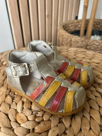 Sandales bébé taille 21