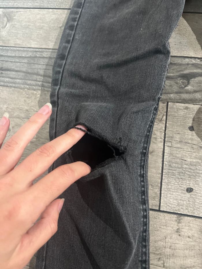 Jeans troués - photo numéro 4