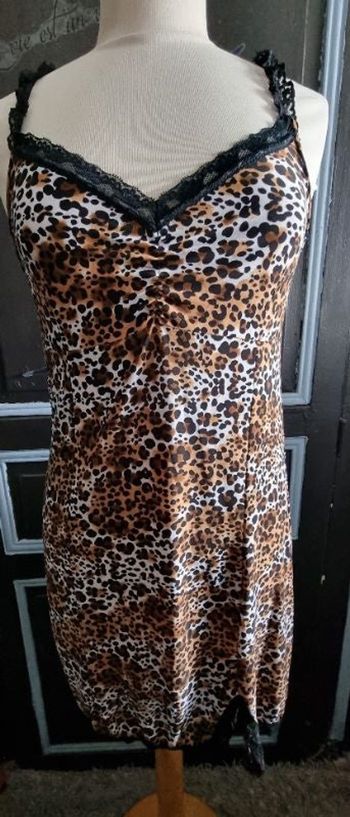 Nuisette motifs léopard taille 2