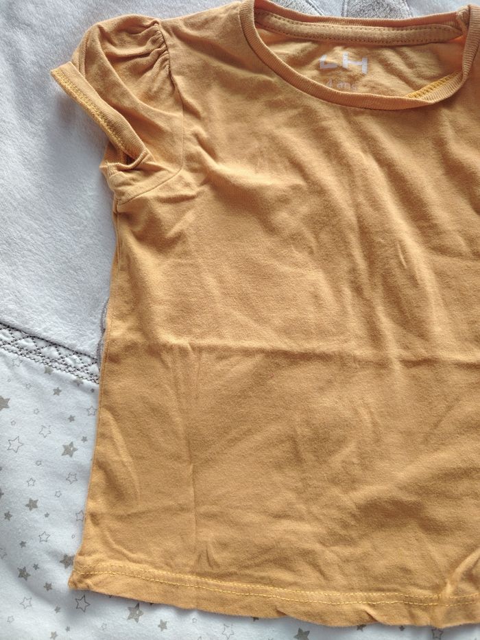 T shirt moutarde - photo numéro 2