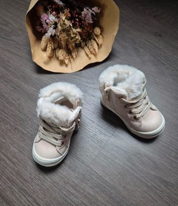 Magnifiques bottines fourrées neuve avec étiquette taille 18