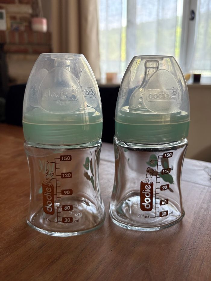 Lot 2 biberons Dodie verre 150 ml – état neuf 👶