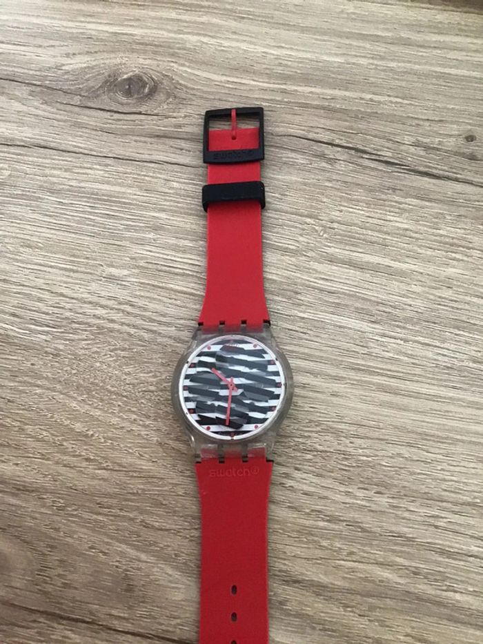 Montre Swatch très originale en état de marche - photo numéro 4