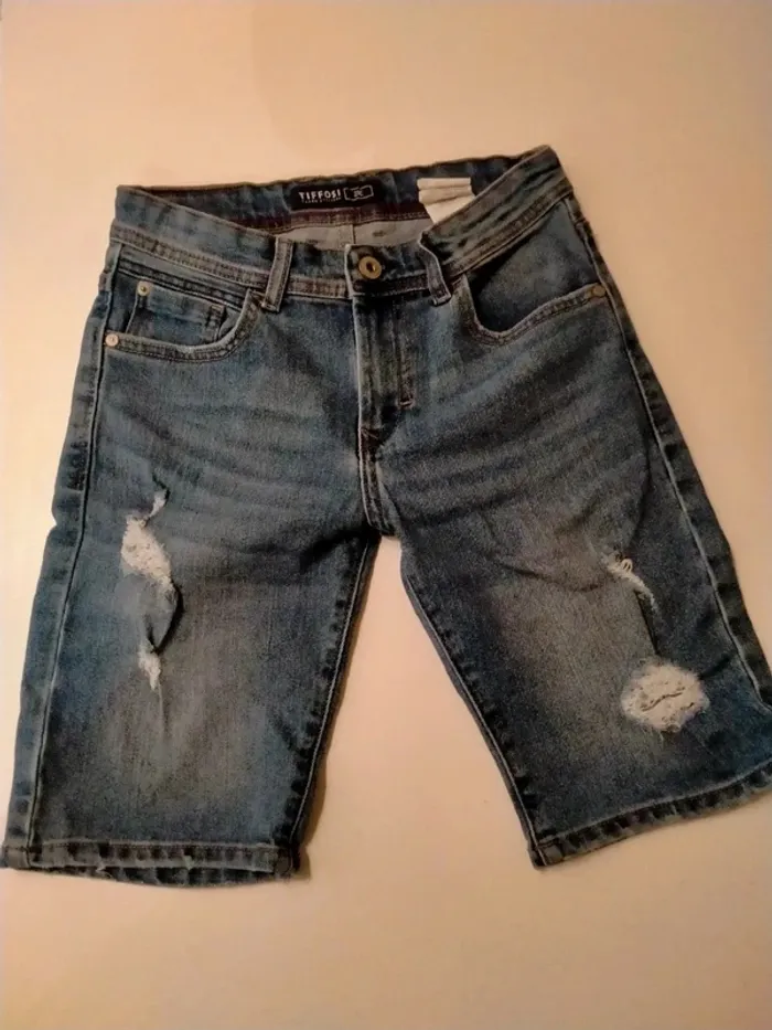 Short en jean garçon Tiffosi Taille 9/10 ans - photo numéro 2