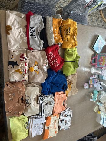 Lot de 18 pulls, sweat 9 mois