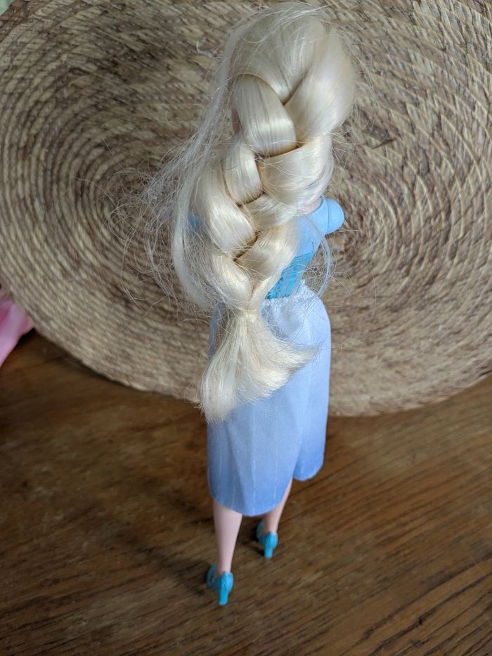 Poupée reine des neiges - photo numéro 2