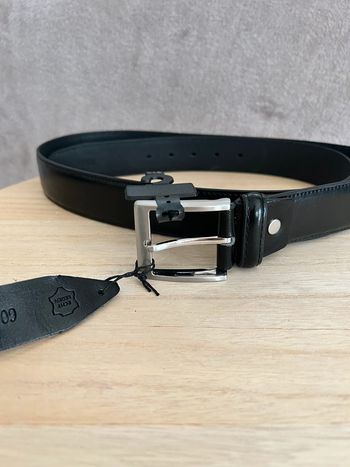 Ceinture en cuir noir taille 115 cm