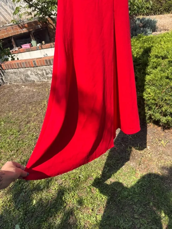 Longue robe rouge - photo numéro 3