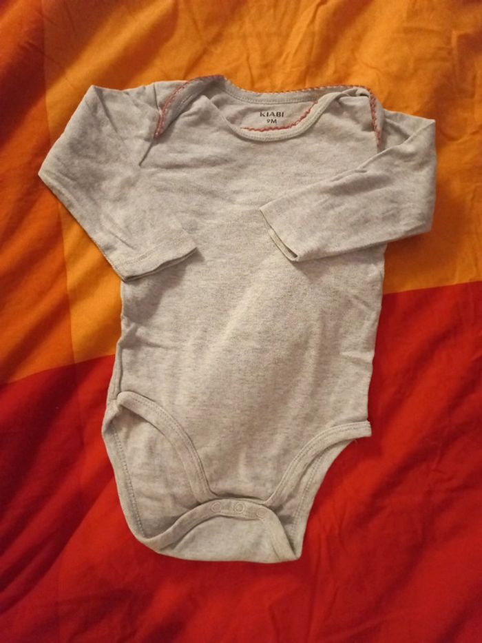 Beau body Coton gris chiné col orné rose 9 à 12 mois