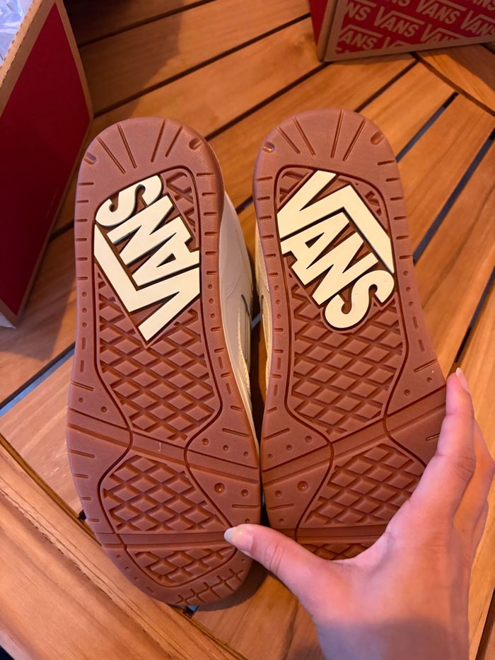 Vans Upland Vintage - Taille 39 - Neuves avec étiquette - photo numéro 7