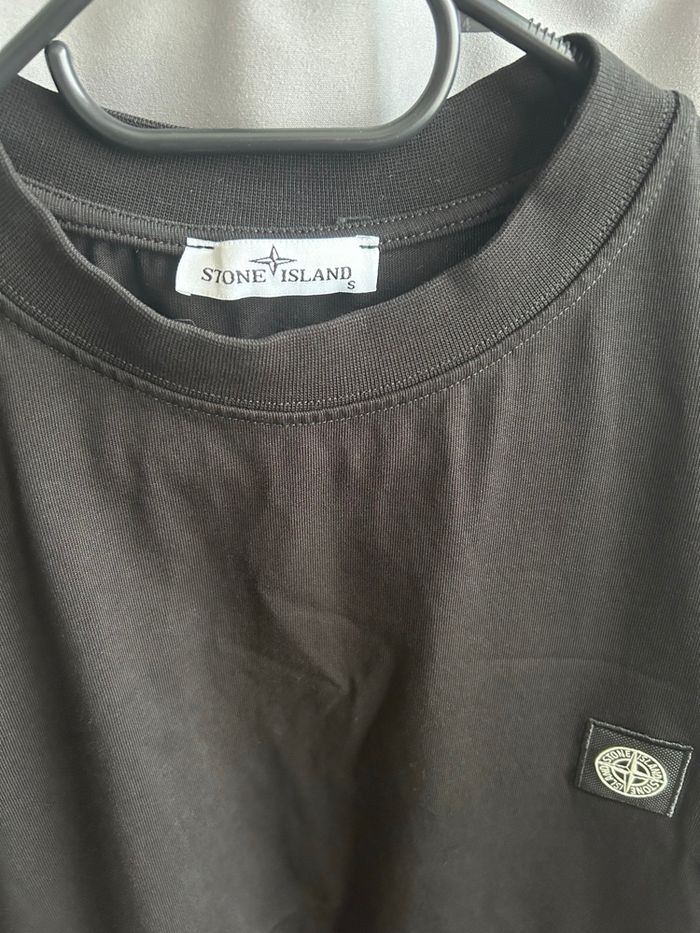 Teeshirt stone Islande - photo numéro 2