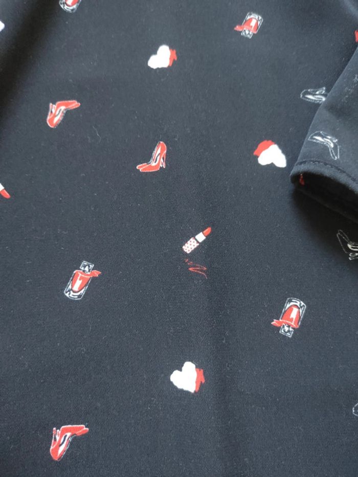 Robe mi-longue manches 3/4 noire et col dentelle motifs rouges et blancs taille 36 Naf Naf - photo numéro 6