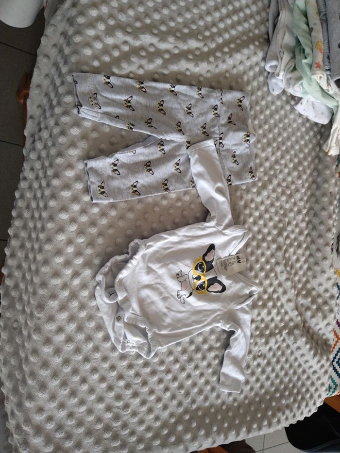 Ensemble body + legging 1 mois