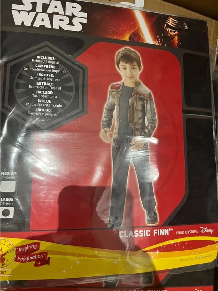 Énorme lot de 10 costumes Star Wars neufs enfant idéal revendeur - photo numéro 2