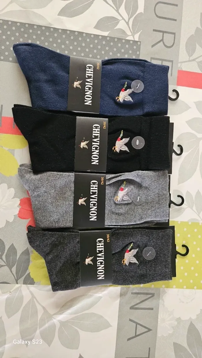 Lot chaussettes chevignon neuf jamais porter