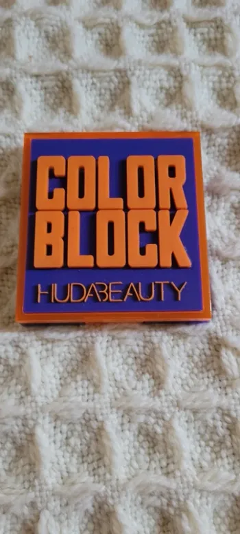 Palette orange & purple color block huda beauty