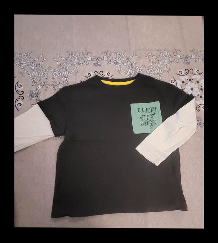 Lot vêtements garçon 5ans - photo numéro 2
