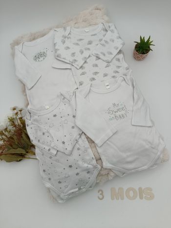 lot de 4 bodies 3 mois