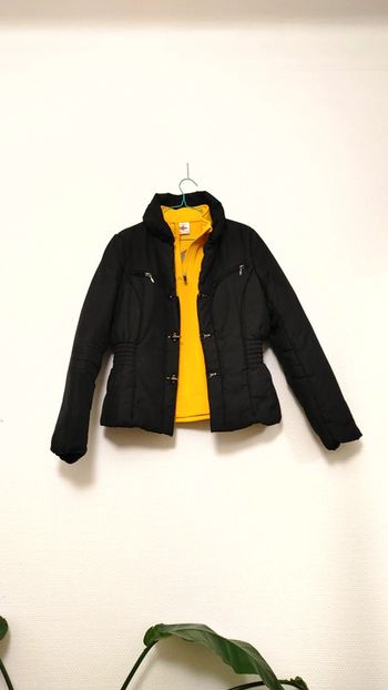 Petite veste doudoune noir cintré