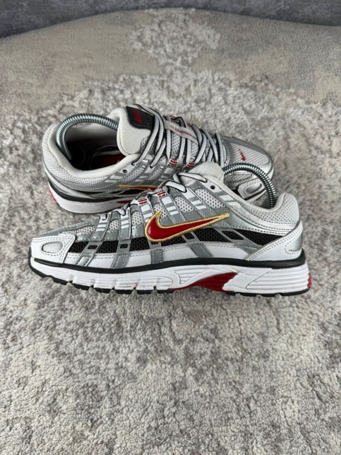 Nike P-6000 Running - OG White University - Red & Silver & White & Gold - photo numéro 7