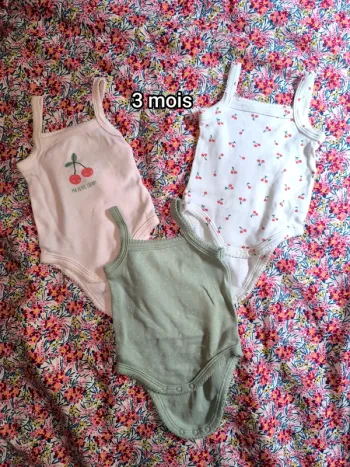 Lot 3 bodies bretelles cerises 🍒