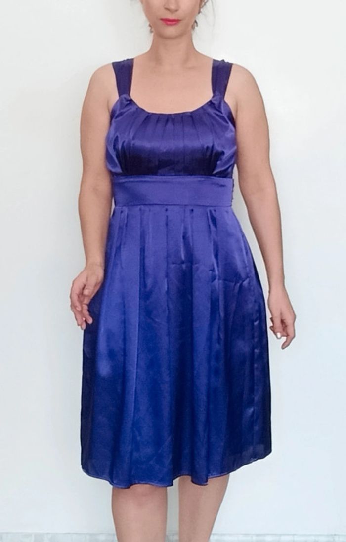 Superbe robe cocktail chic satinée - photo numéro 4