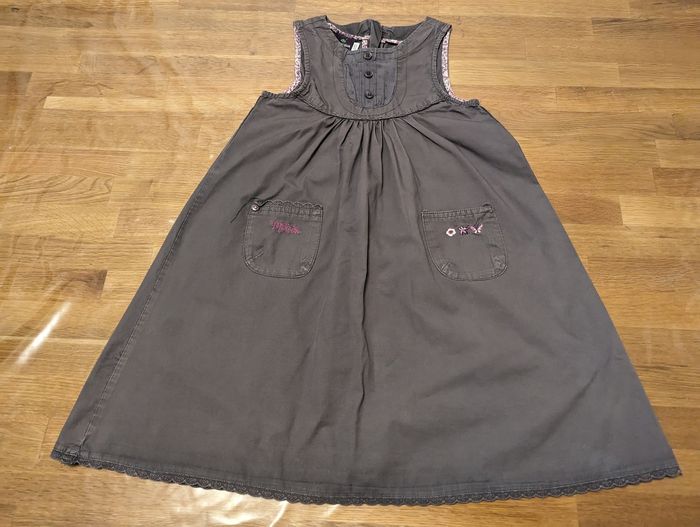 Robe longue fille 6 ans Sergent major
Bon état - photo numéro 2