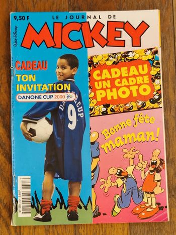 Ancien journal de mickey avec poster fantasia + cadre déblok N°2501 année 2000 vintage