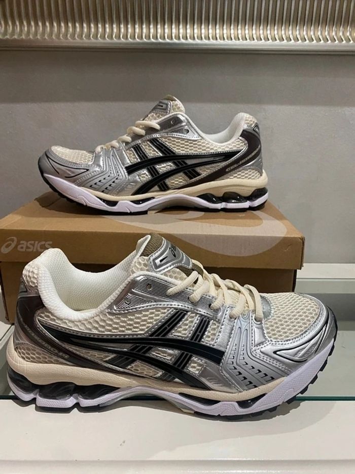 ASICS Gel-Kayano 14